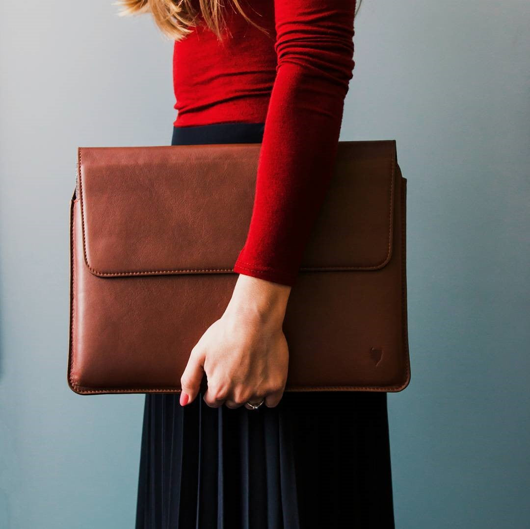 Artisansuit Leather MacBook, Laptop and Tablet Cases