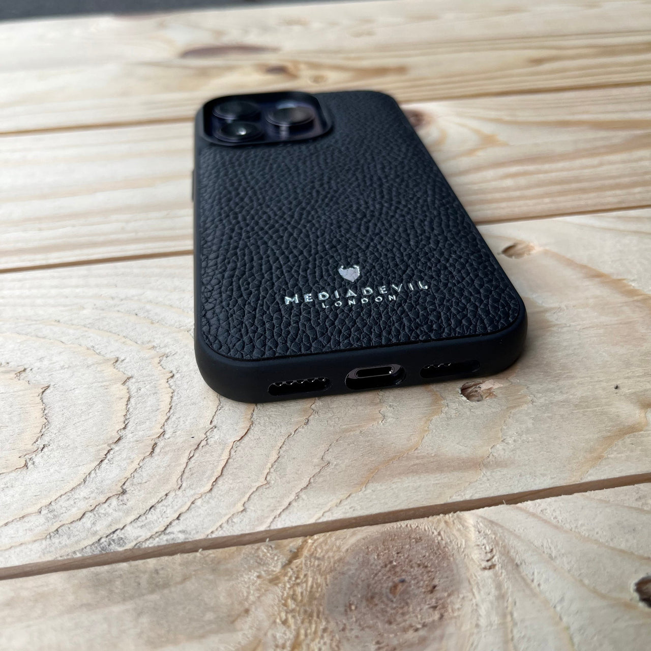 iPhone 16 Pro Max Leather Bumper Case | Artisancase